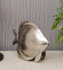 IRON FISH Figurine table decor