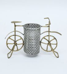 Cycle pen stand table decor