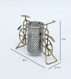 Cycle pen stand table decor