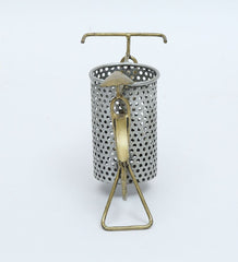 Cycle pen stand table decor