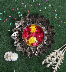 Black & Gold Flower Cut Urli