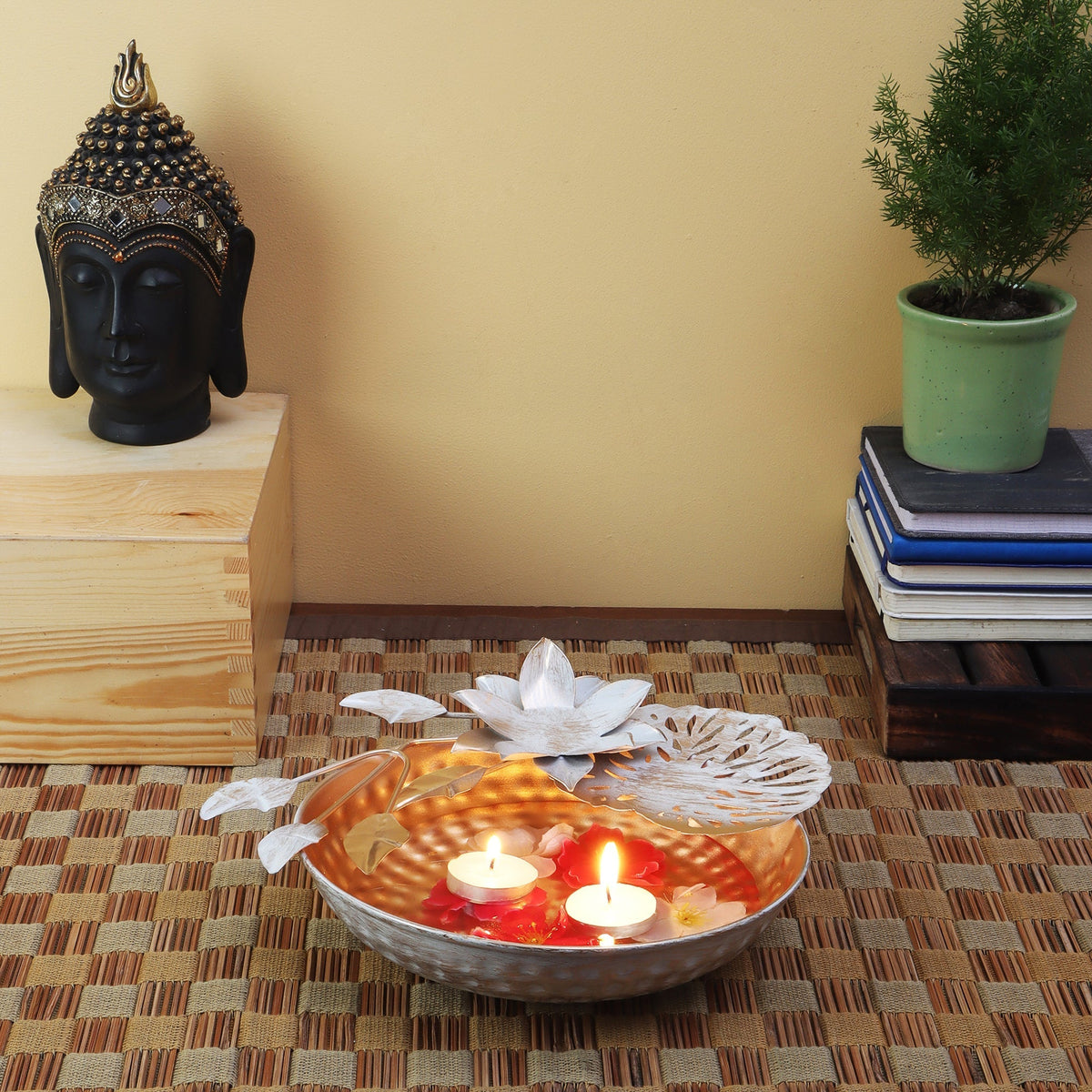 Gold & White urli Bowl